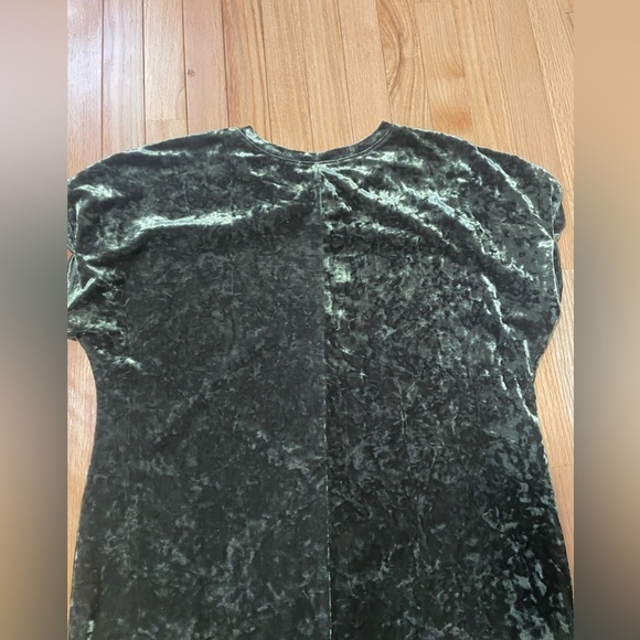 Forever 21 Green Velvet Dress Size 1X - Picture 5 of 8